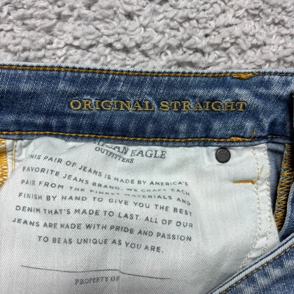 American Eagle Shorts Mens 34 Light Wash Denim Cut Offs Raw Hem Flex Casual Work